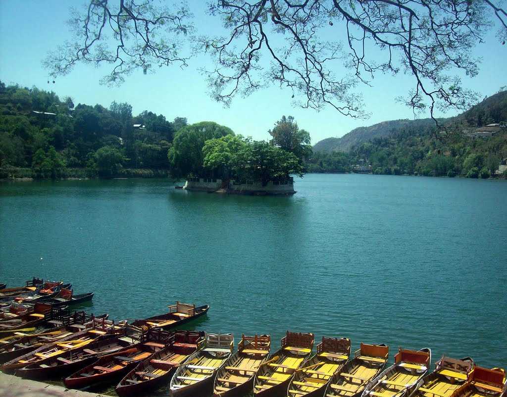 Naukuchiatal Lake
